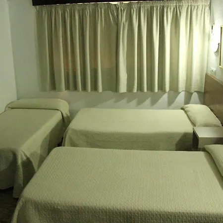 Casa de hóspedes Terminal 2*