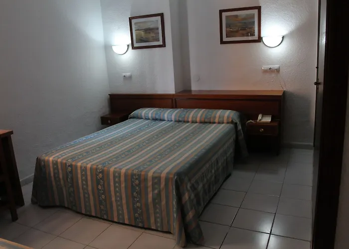 ペンション テルミナル 4* マラガ