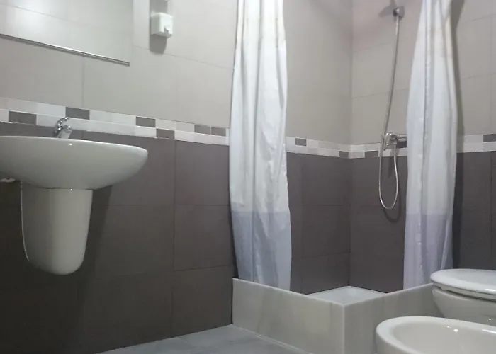 ゲストハウス ペンション テルミナル マラガ