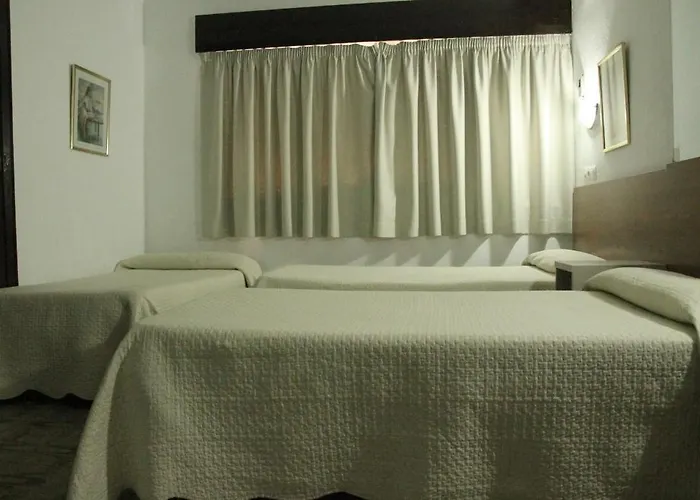 ゲストハウス ペンション テルミナル マラガ