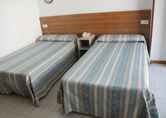 ゲストハウス ペンション テルミナル マラガ