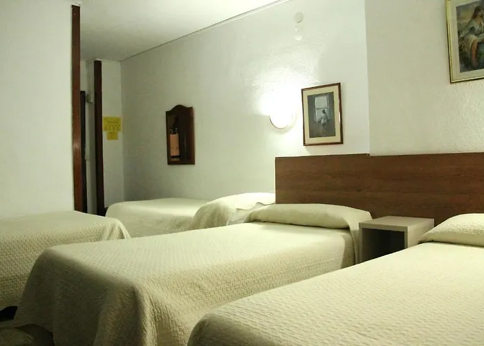 ゲストハウス ペンション テルミナル マラガ