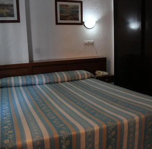 ペンション テルミナル 4* マラガ